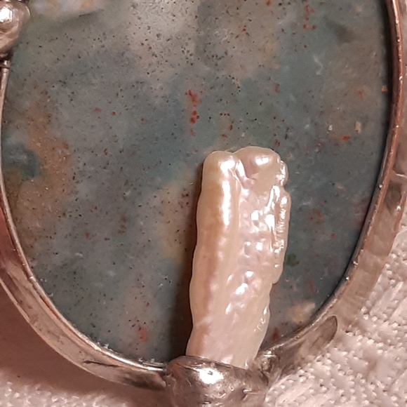 Handcrafted Ring with Biwa Pearl - Picture 3 of 8